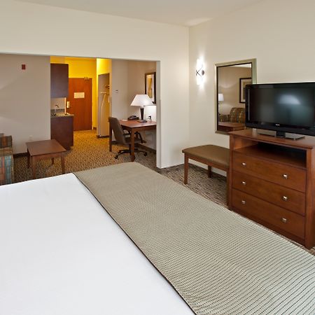 Holiday Inn Express & Suites Ripley By Ihg Номер фото