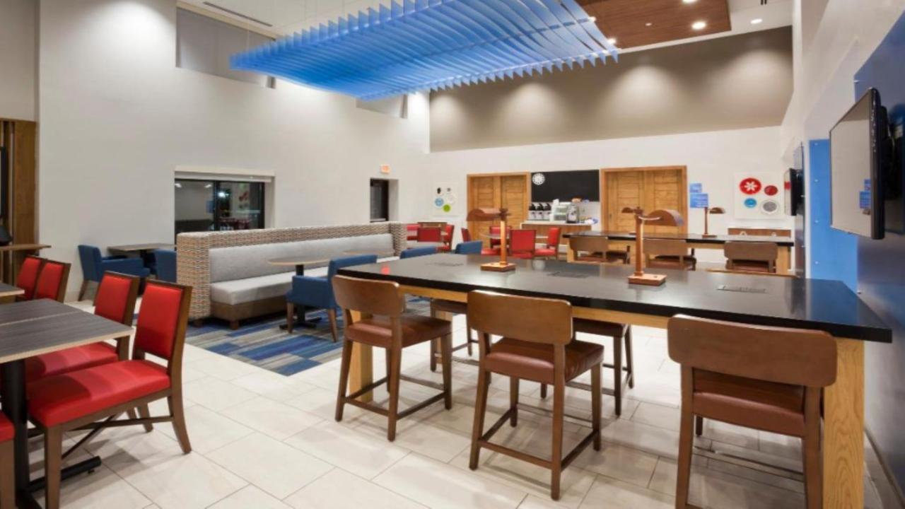 Holiday Inn Express & Suites Ripley By Ihg Экстерьер фото