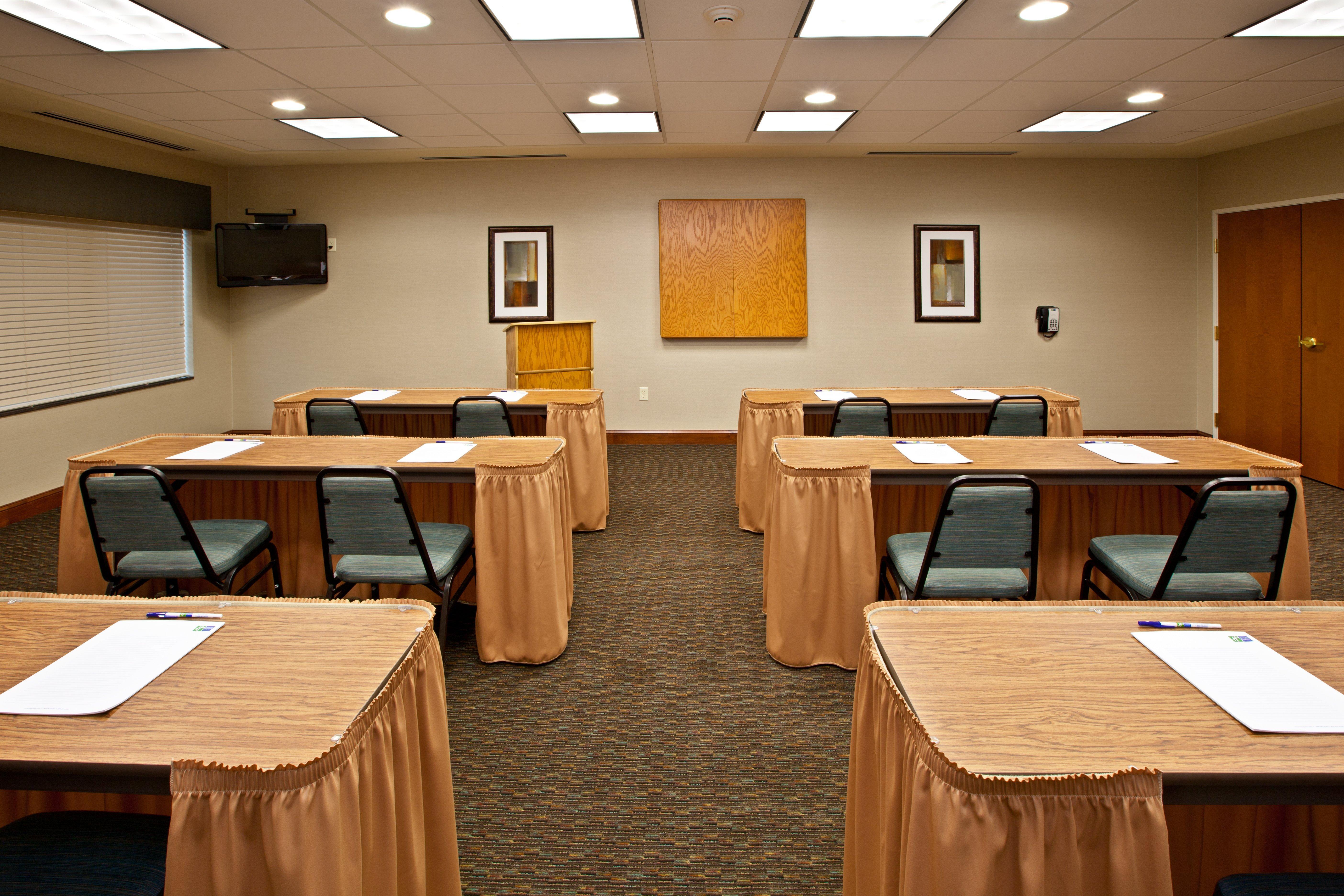 Holiday Inn Express & Suites Ripley By Ihg Удобства фото
