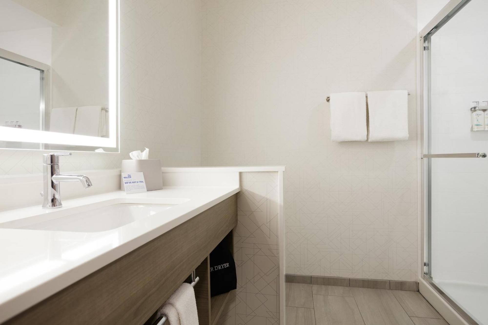 Holiday Inn Express & Suites Ripley By Ihg Экстерьер фото