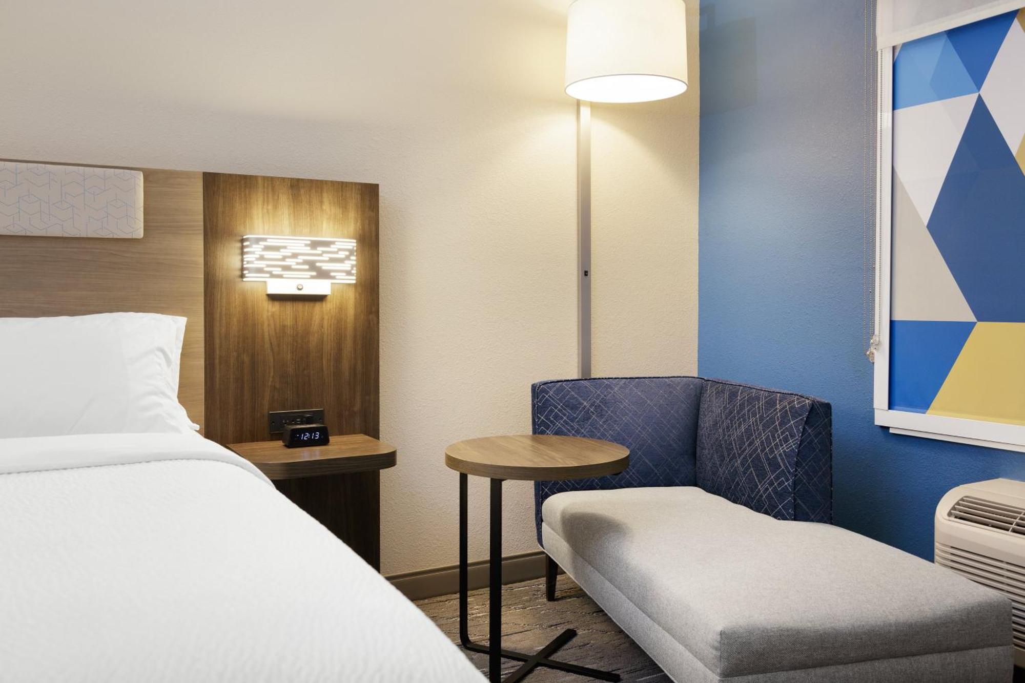 Holiday Inn Express & Suites Ripley By Ihg Экстерьер фото